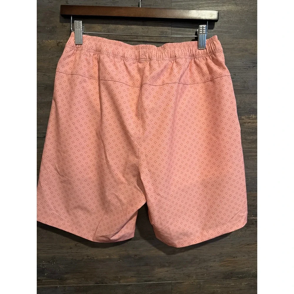 Rhone Mens Active Shorts Coral Pink Geometric Pattern Lined Size S 102011